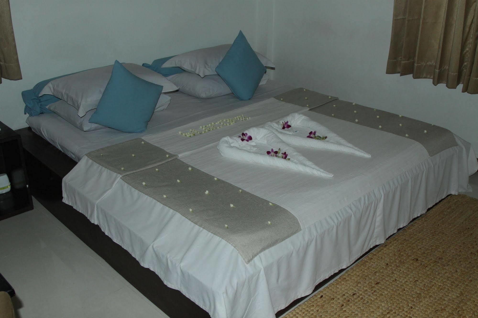 One Up - Banana Hotel Phnom Penh Eksteriør billede