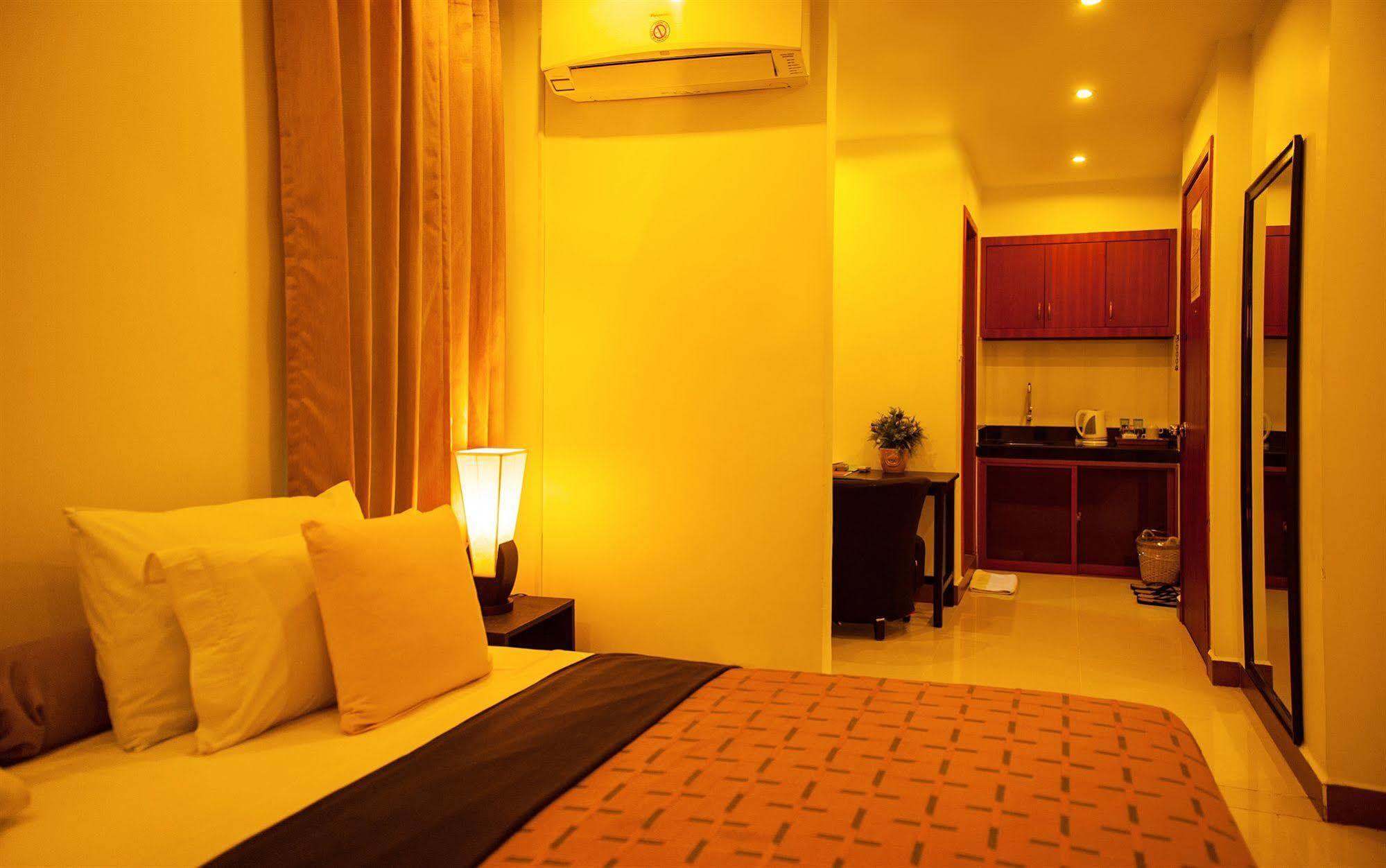 One Up - Banana Hotel Phnom Penh Eksteriør billede